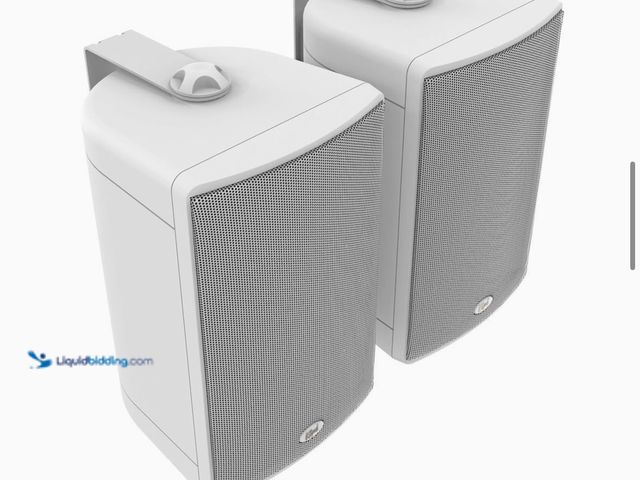 Lot 49-1976716 - 2 New Klipsch KHO-7 indoor/outdoor style speakers, white finish.