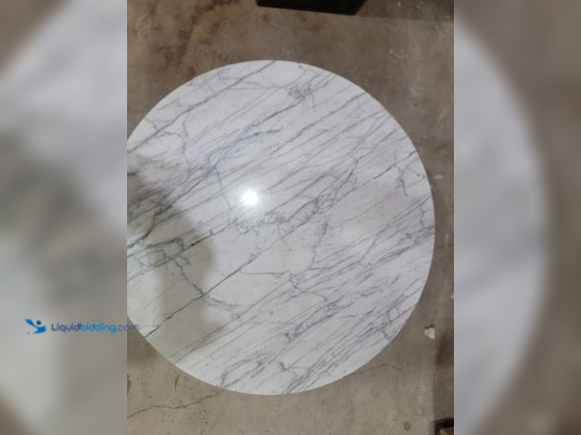 Lot 49-1816028 - 1 Table 1980's vintage Round coffeef table with white marble top and black metal base
