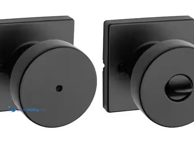 Lot 49-5486022 - Kwikset
Pismo Matte Black Bed/Bath Square Door Knob Internet # 331980055
Model # 730PSK SQT 514 CP...