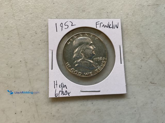 Lot 49-1810255 - HIGH GRADE 1952 FRANKLIN HALF DOLLAR COIN 90% SILVER