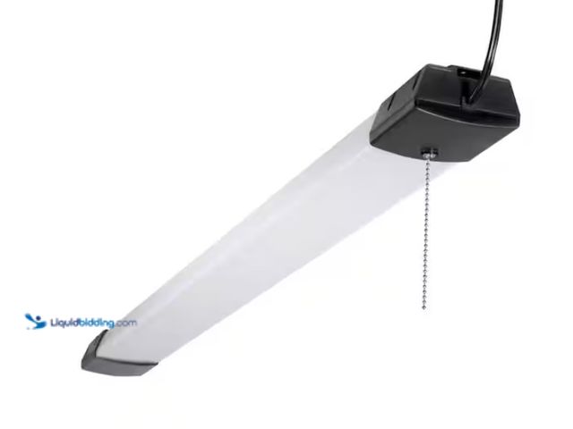 Lot 49-1547772 - Metalux SHP 46 in. 128-Watt Equivalent, 10000-Lumens Integrated LED, White Shop Light, 4000K CCT, Mo...