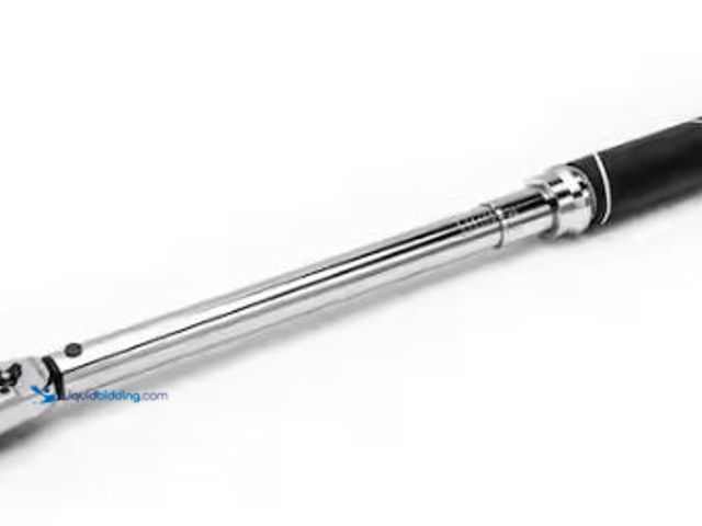 Lot 49-1514890 - Husky 3/8 in. Drive Torque Wrench 20 ft./lbs. to 100 ft./lbs. Model # H3DTWA, Slightly Used  Ref#HD0...