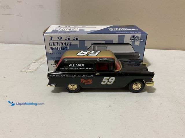 Lot 49-1835327 - Other WOW AN AMAZING 1/25 SCALE DIECAST 1955 CHEVORLET DELIVERY VAN BANK 1/1250 WITH LOCKABLE KEY AN...
