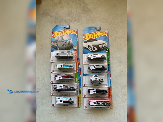 Lot 49-5515520 - Other LOT OF 10 NEW HOT WHEELS 1/64 SCALE DIECAST CARS IN PACKAGES VARIOUS MAKES AND MODELS