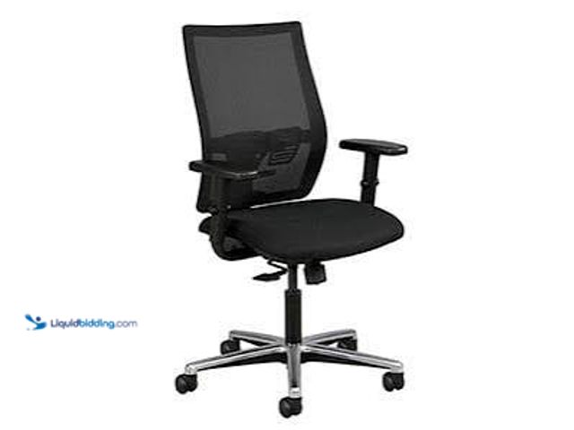 Lot 49-5541543 - Black office chair.