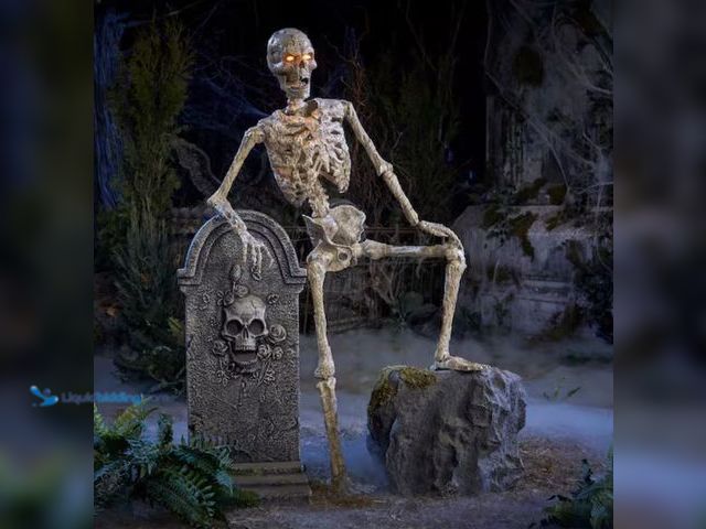 Lot 49-1631877 - Home Accents Holiday 5 FT Ultra Posable Rotting Corpse Halloween Décor, Model # 26SV25316, New. (NOT...