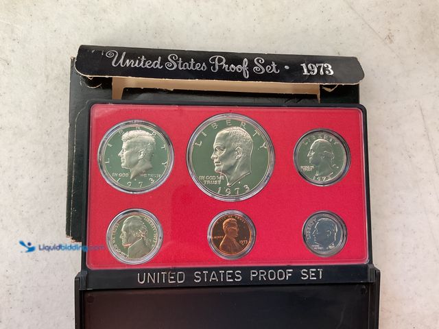 Lot 49-1505534 - 1973 UNITED STATES PROOF SET 6 COINS IN HARD PLASTIC CASE AND ORIGINAL SLEEVE #COINS1211