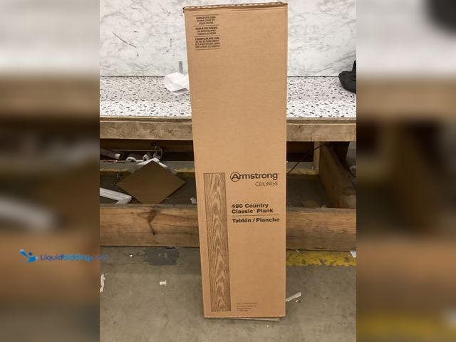 Lot 49-5460873 - Armstrong 480 Country Classic Plank. Item is Unused