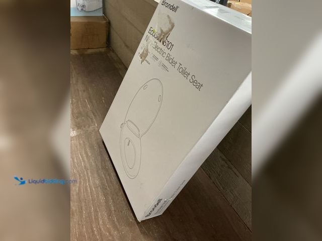 Lot 49-5449351 - Brondell Non-ELectric Bidet Toilet Seat  New