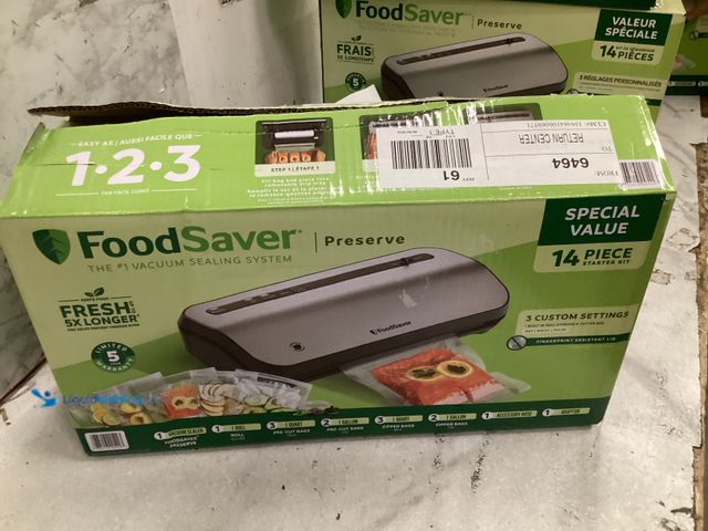 Lot 49-5542811 - FoodSaver 14-Piece Starter Kit with Vacuum Seal Roll and Bags Unused