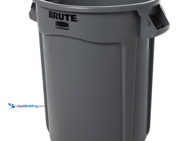 Lot 49-1516374 - (2) Rubbermaid Commercial 263200GY Round Brute Container Plastic 32 gal Gray (One Pack), model # B09...