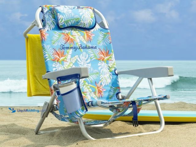 Lot 49-5552793 - Tommy Bahama Beach Chair 2-pack. Item 1740593 | Model SC531TB-2407BCOFNPK2. Unused
