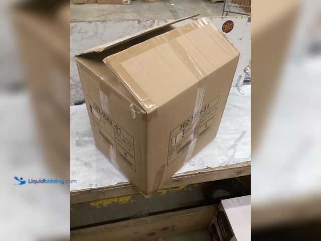 Lot 49-5488142 - 12pc 19" x 19" Faux Greenery Backdrop panels. Unused