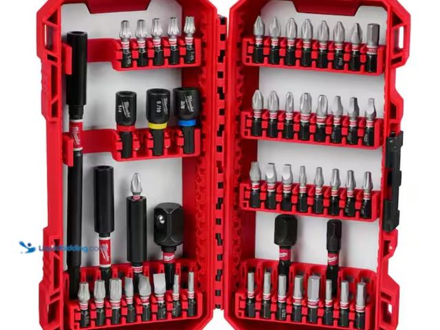 Lot 49-1578093 - (55-Piece) Milwaukee SHOCKWAVE Impact Duty Alloy Steel Screw Driver Bit Set with PACKOUT Accessory C...