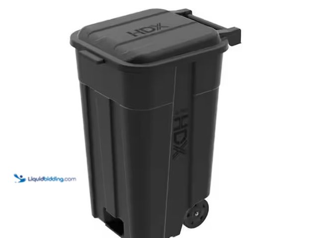 Lot 49-1622490 - HDX 45 gal. Black Heavy Duty Outdoor Trash Can with Wheels and Attached Lid, Model # 999-2445W, Unus...
