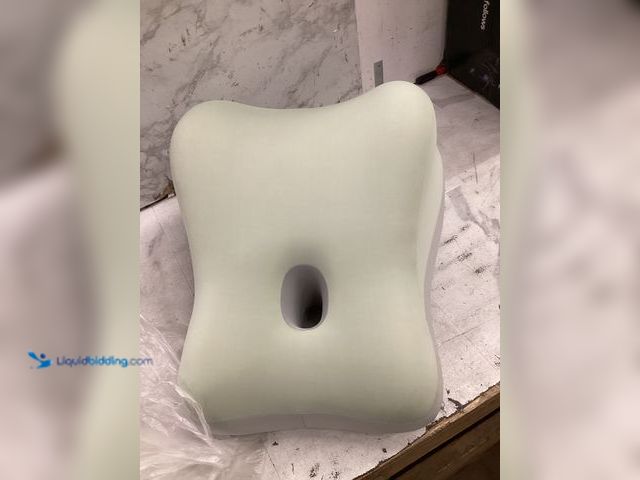 Lot 49-5551698 - Back Support Memory Foam Pillow, Unused