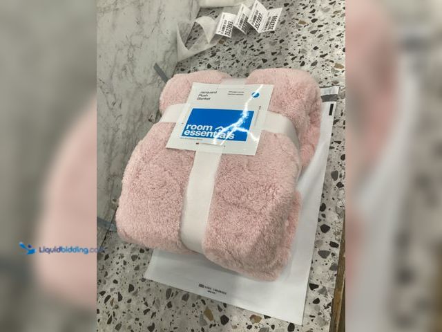 Lot 49-3527892 - Wavy Jacquard Plush Blanket - Room Essentials Item is unused.