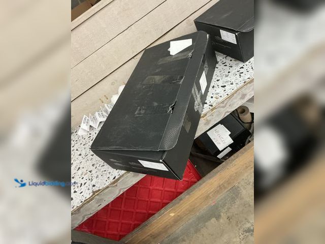 Lot 49-5485327 - HexClad 7-piece Cookware Set. Item 1244601 | Model 859006007083. Used.