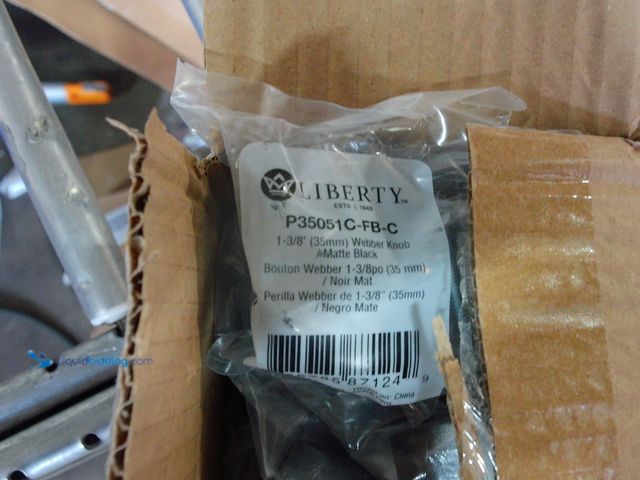 Lot 49-1549418 - (12x) Liberty Webber 1-3/8 in. (35 mm) Classic Matte Black Square Cabinet Knob, Model # P35051C-FB-C...