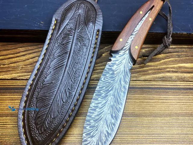 Lot 49-1816687 - New Fixed Blade Knife, Survival Knife. Beautiful Feather Pattern Blade.