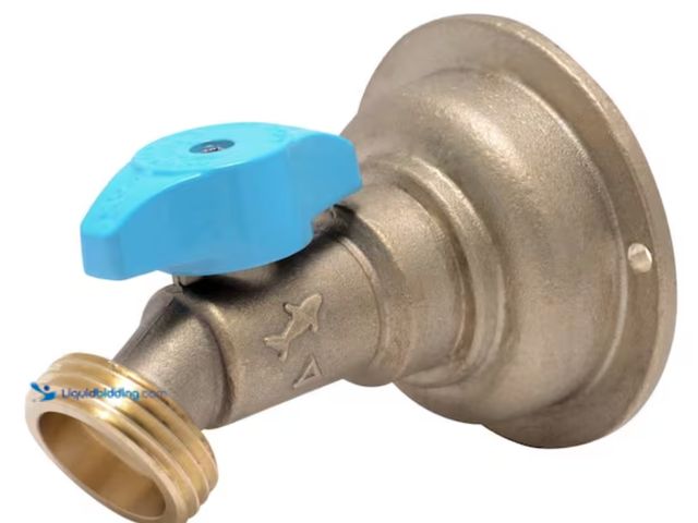 Lot 49-2000371 - Lot of (18) SharkBite 3/4 in. Brass Push-to-Connect x MHT Quarter-Turn No Kink Hose Bibb, Model # 24...