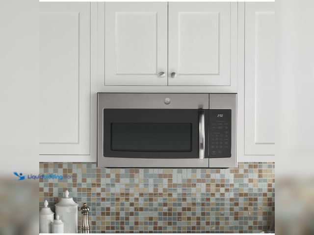 Lot 49-5484637 - GE
1.6 cu. ft. Over-the-Range Microwave in Stainless Steel (top dented) (powers on) Unused