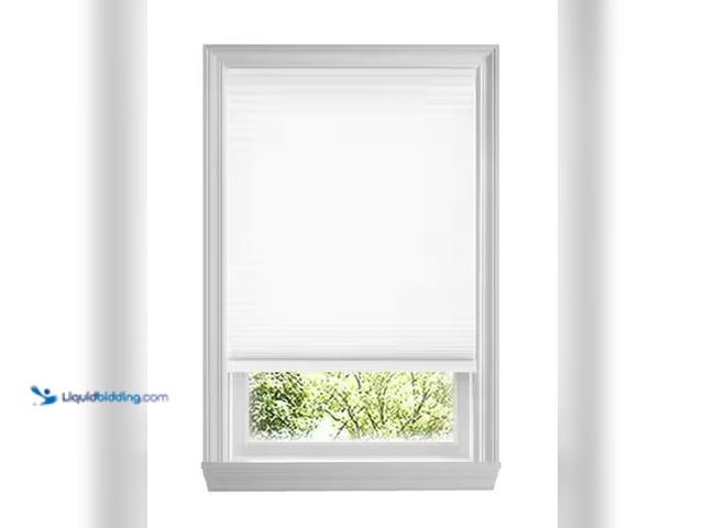 Lot 49-1550525 - 34.25 in W x 72 in L (Actual Size 34 in W x 72 in L) Home Decorators Collection
Snow Drift Cordless...