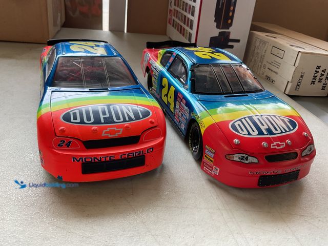Lot 49-3609238 - Other LOT OF 2 1/18 SCALE DIECAST CARS NO BOXES NASCAR #24 JEFF GORDON DUPONT