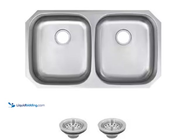 Lot 49-1625520 - Glacier Bay 32 in. Undermount Double Bowl 18-Gauge Stainless Steel Kitchen Sink with Strainer, Model...