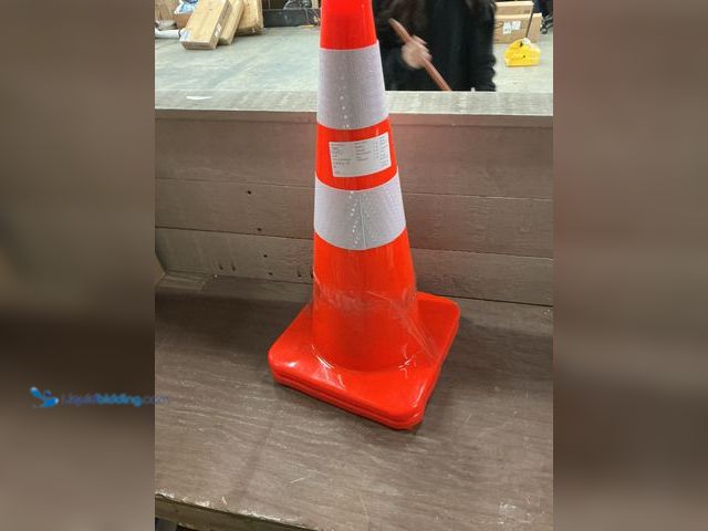 Lot 49-3527513 - 26in Orange Traffic Cones (2pack) Unused