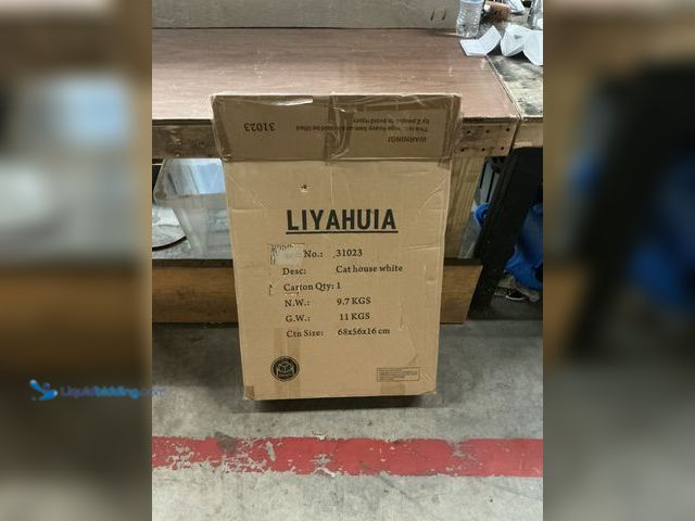 Lot 49-5435670 - LIYAHUIA Cat House (white) (no hardware) Unused