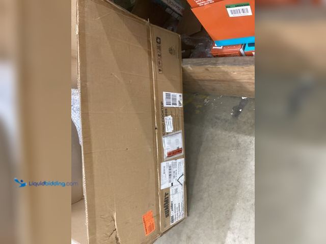 Lot 49-5490213 - Summit Electric Cooktop Model:CR430SS Item is unused