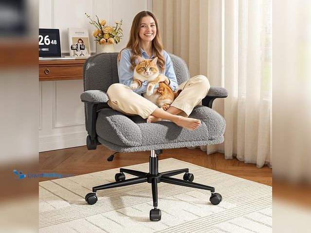 Lot 49-3472599 - Cross Legged Office Chair with Flip-Up Arms, Wide Criss Cross Chair with Wheels & Extra-Deep Seat Th...