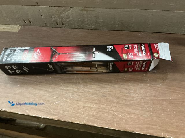 Lot 49-5440013 - Husky
2200-Lumen Tripod (charger included) Unused