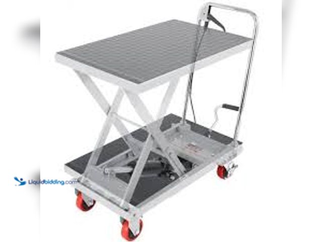 Lot 49-5459706 - VEVOR Hydraulic Lift Table Cart 500 lbs. Capacity Manual Single Scissor Lift Table with 4 Wheel 28.5...