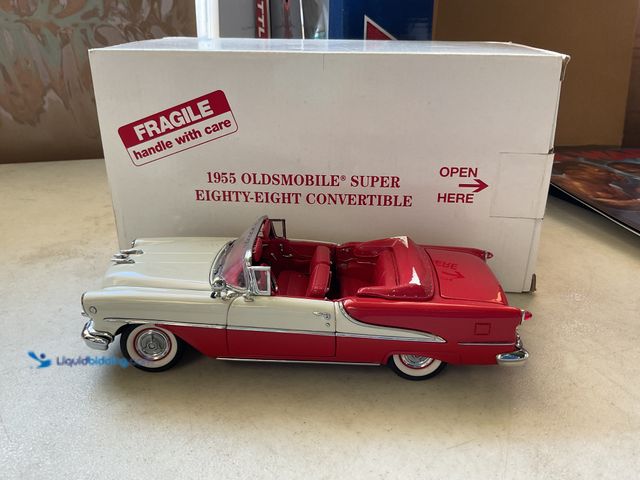 Lot 49-1977156 - Other HIGH END DETAIL! 1955 OLDSMOBILE SUPER EIGHTY-EIGHT CONVERTIBLE 1/24 SCALE DIECAST CAR IN ORIG...