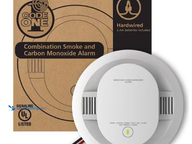 Lot 49-3612915 - Kidde Code One Hardwired Interconnectable Smoke and Carbon Monoxide Detector, AA Battery Backup, 900...