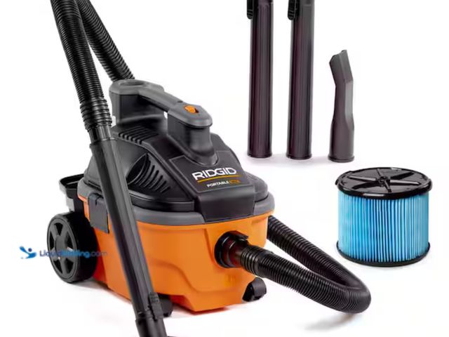 Lot 49-2000153 - RIDGID 4 Gal. 5.0 Peak HP Portable Shop Vacuum Wet Dry Vac, Model # WD4070, Slightly used, Missing a...