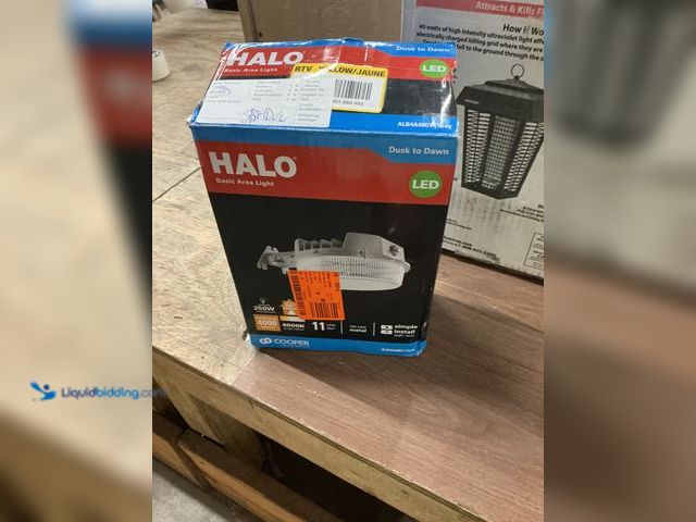 Lot 49-5413324 - HALO
ALB 250-Watt Equivalent Integrated LED Gray Dusk to Dawn Area Light, 4000K Unused