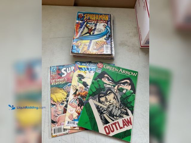 Lot 49-3708140 - Other LOT OF 20 COLLECTIBLE COMIC BOOKS FROM DC, MARVEL AND MORE INCLUDING GREEN ARROW, SPIDER-MAN, ...