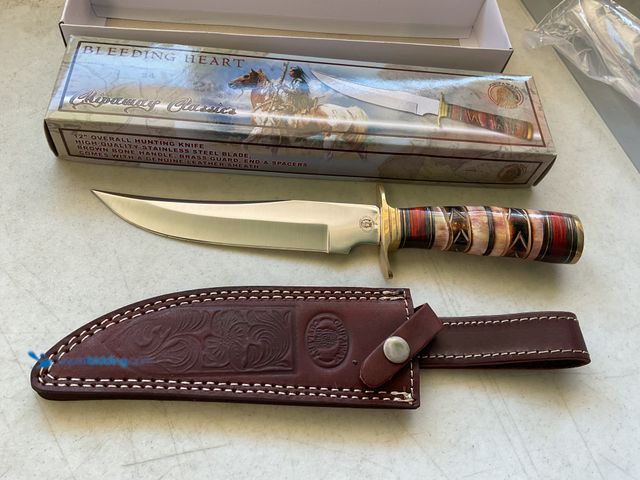 Lot 49-1977830 - Other BLEEDING HEART CHIPAWAY CLASSICS 12 INCH OVERALL HUNTING KNIFE STAINLESS STEEL BLADE BROWN BON...