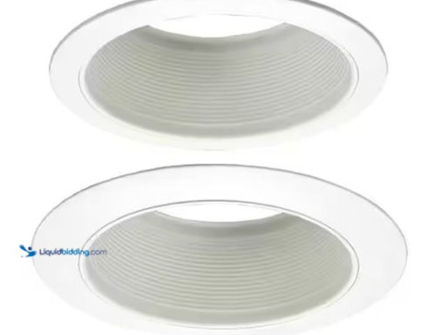 Lot 49-1569335 - Lot of (10) HALO E26 Series 6 in. White Recessed Ceiling Light Fixture Trim with White Straight Side...
