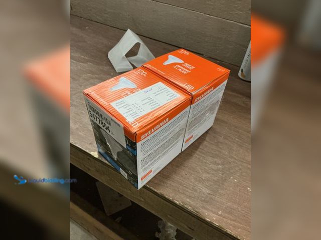 Lot 49-5477804 - LEDVANCE Sylvania Dusk to Dawn PAR38 LED Light Bulb with Auto On/Off Light Sensor, 120W=14W, 1250 Lu...