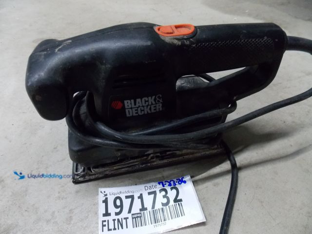 Lot 49-1971732 - 1 Black And Decker 7448 Electric Powered Finishing Sander Black And Decker Finishing Sander Used In ...