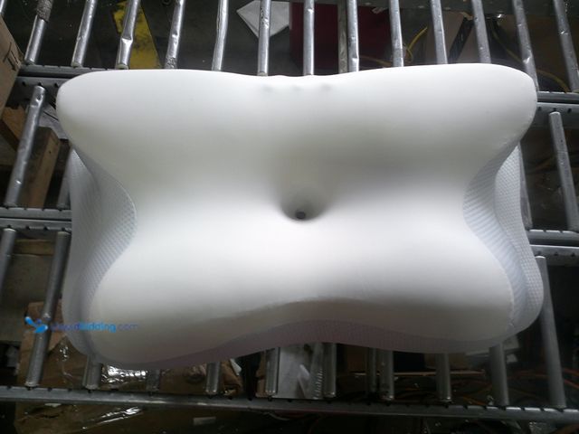 Lot 49-3466112 - Cervical Pillow for Neck and Shoulder, Ergonomic Contour Memory Foam Pillows for Sleeping with Washa...