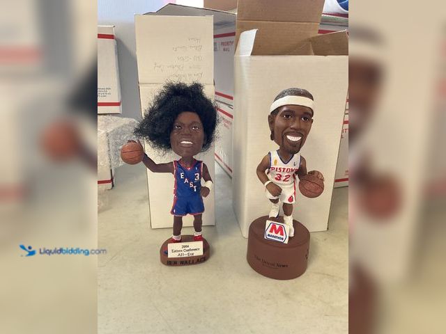 Lot 49-3503524 - Other LOT OF 2 DETROIT PISTONS COLLECTIBLE BOBBLE HEADS INCLUDING BEN WALLACE AND RIP HAMILTON IN OR...