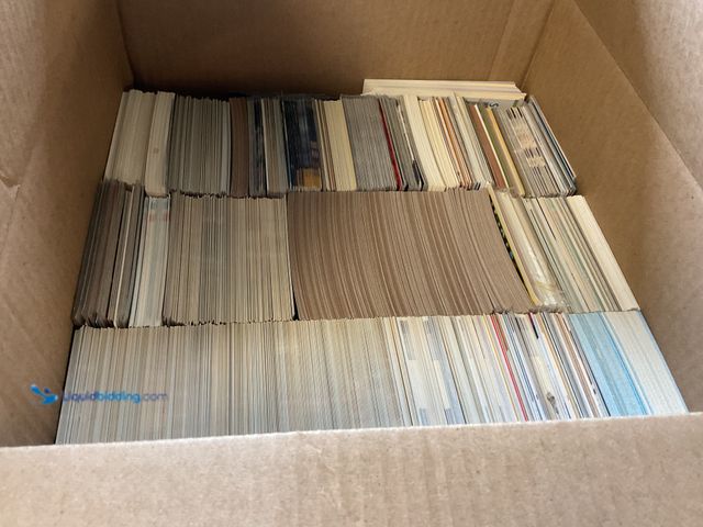 Lot 49-1811302 - COLLECTIBLE 2000+ SPORT CARDS FROM VARIOUS YEARS AND TYPES