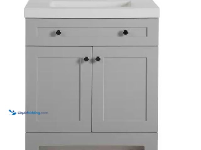 Lot 49-5510730 - Glacier Bay
Everdean 31 in. Single Sink Pearl Gray Bath Vanity with White Cultured Marble Top (Asse...