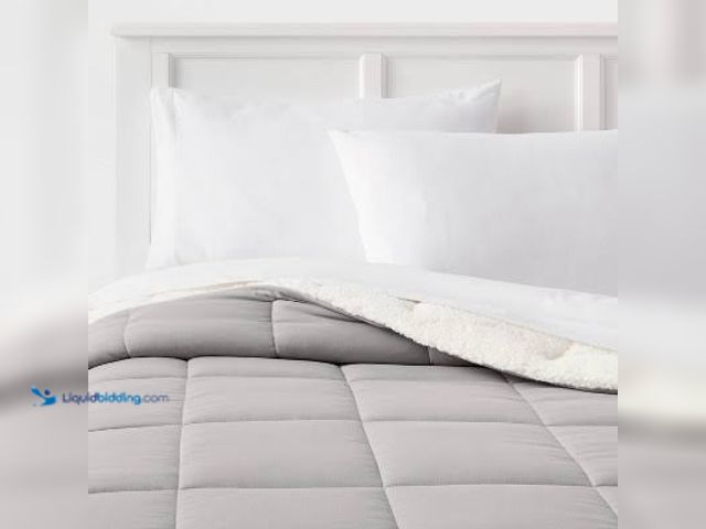 Lot 49-5520669 - Twin/Twin Extra Long Faux Shearling Washed Microfiber Reversible Comforter Gray - Room Essentials™: ...