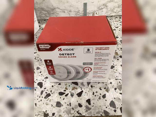 Lot 49-5486332 - Kidde 10-Year Battery Powered Smoke Detector with Photoelectric Sensor (3-Pack) Item is Factory Seal...